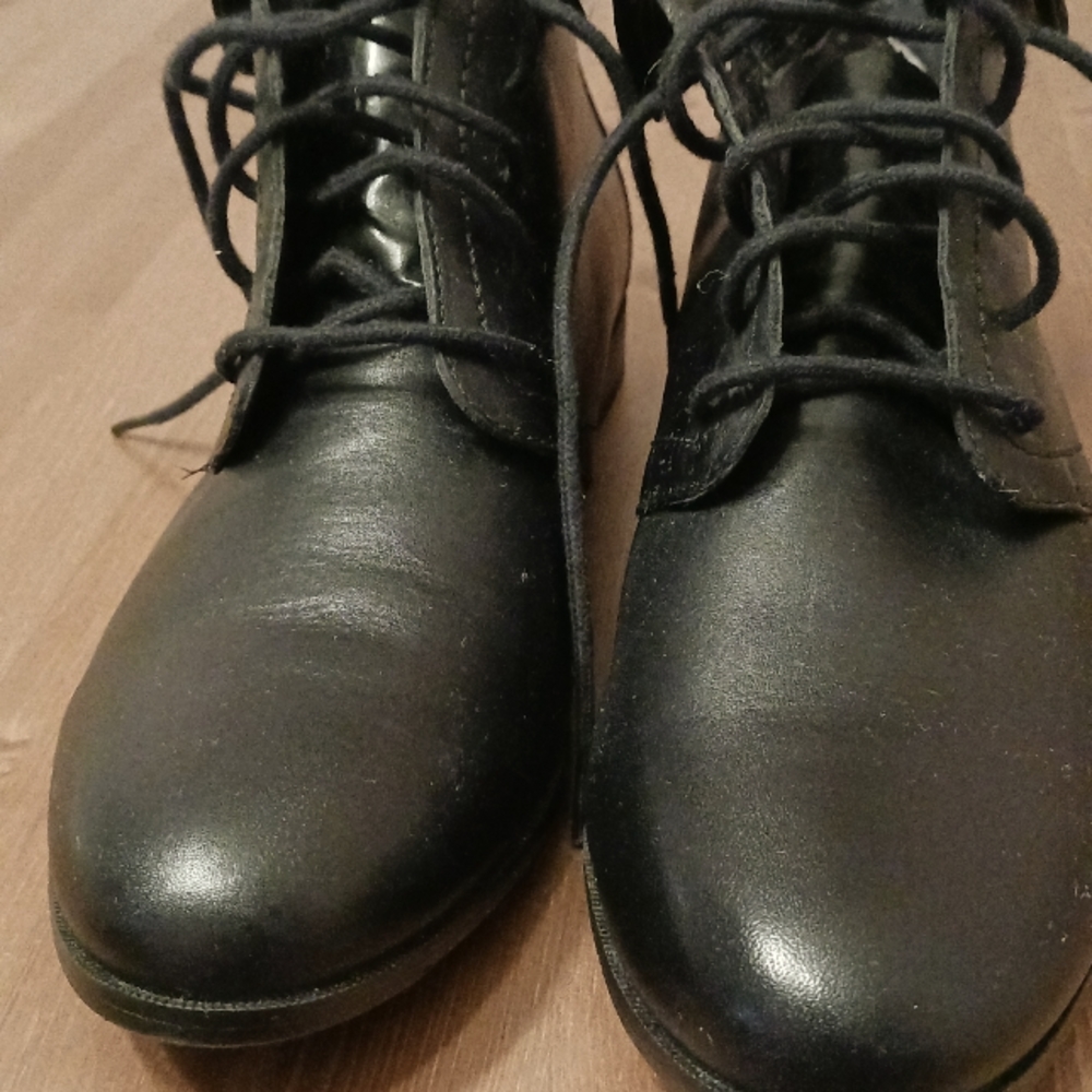 Liz &Co 11W Black Peasant Boots-new